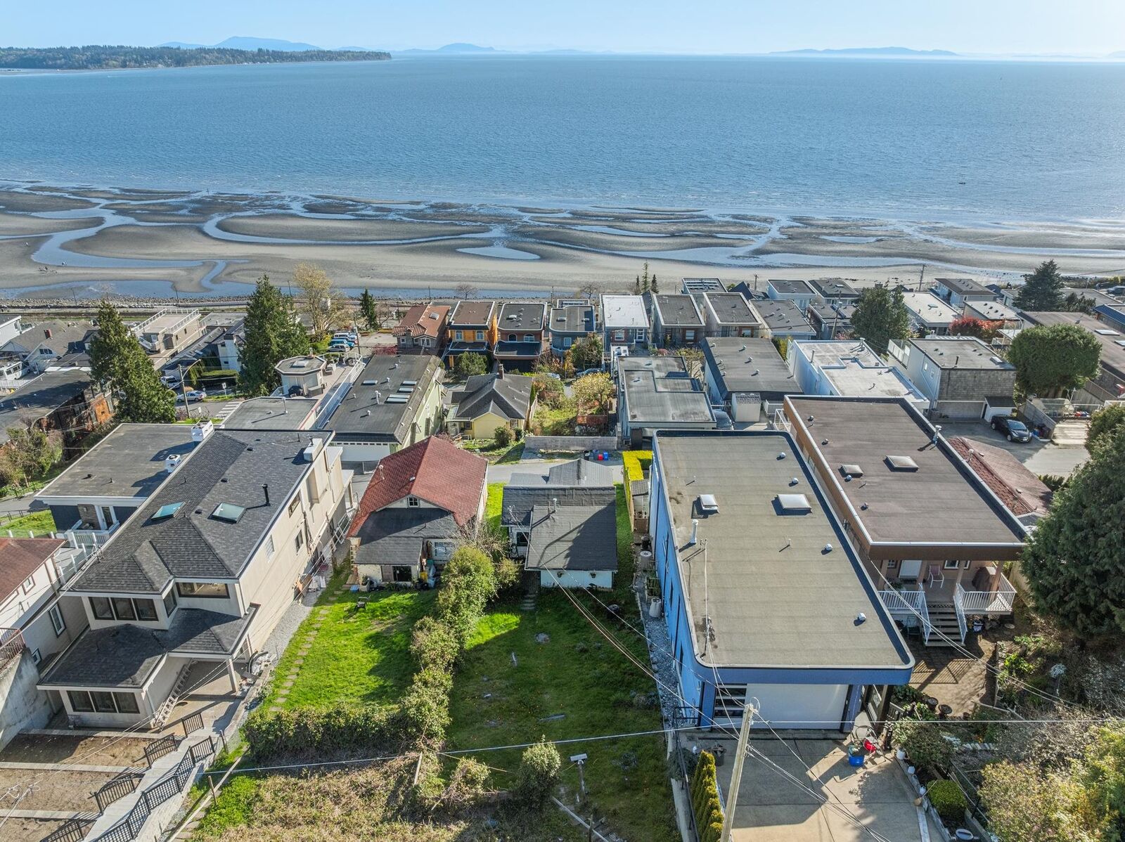Property Photo: 15412 Columbia Avenue BC V4B 1J9