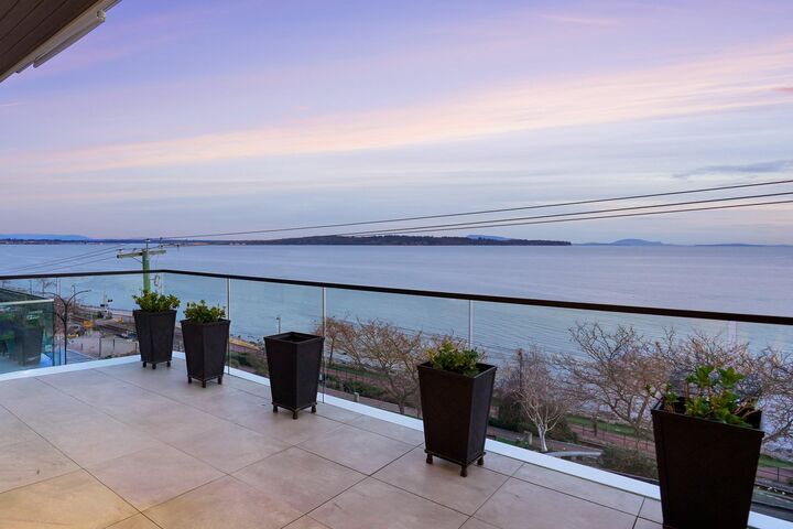 Photo de la propriété:  15377 Marine Drive  BC V4B 1C8 