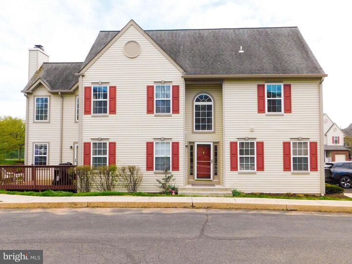 Property Photo: 101 Farrington Court PA 19426