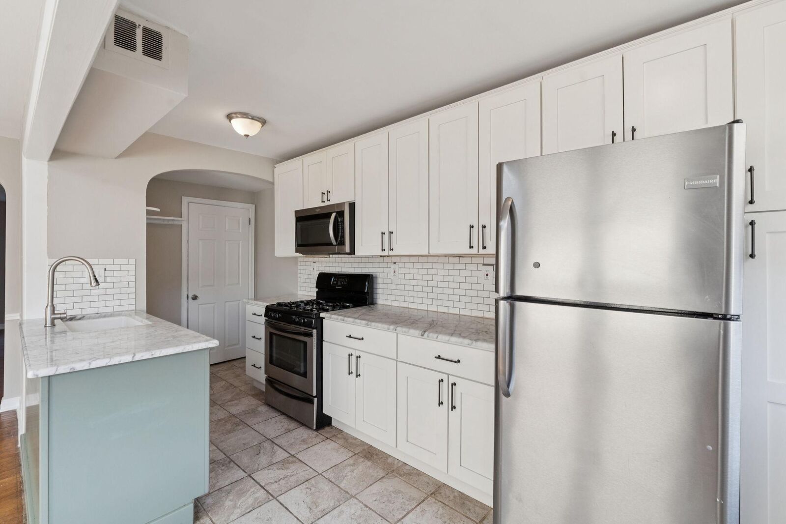Property Photo:  1129 E Phil Ellena Street  PA 19150 