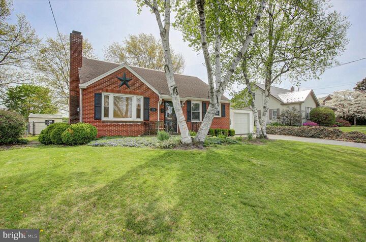 Property Photo:  374 Glen Street  PA 17201 