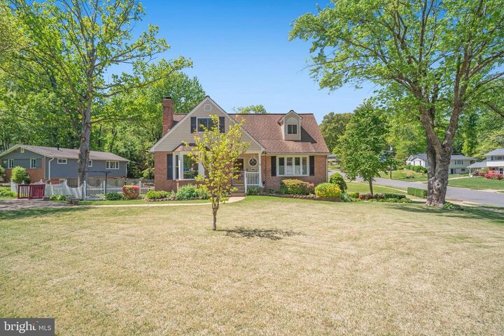 Property Photo:  5300 Kings Park Drive  VA 22151 