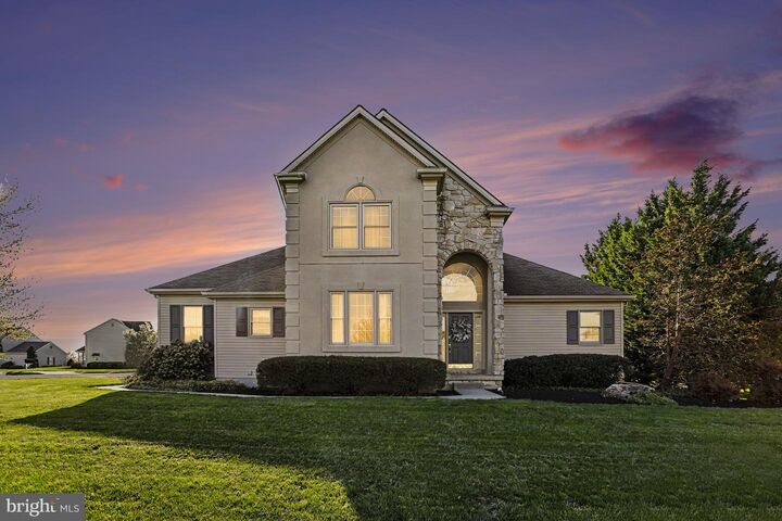 Property Photo:  527 Florin Avenue  PA 17552 