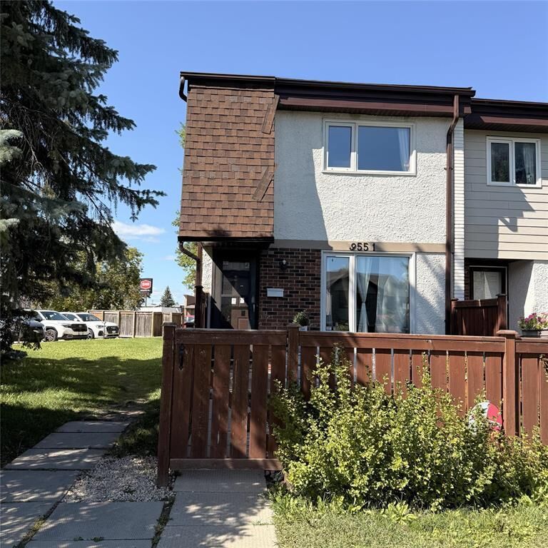 Property Photo:  955 Summerside Avenue  MB R3T 4Y1 