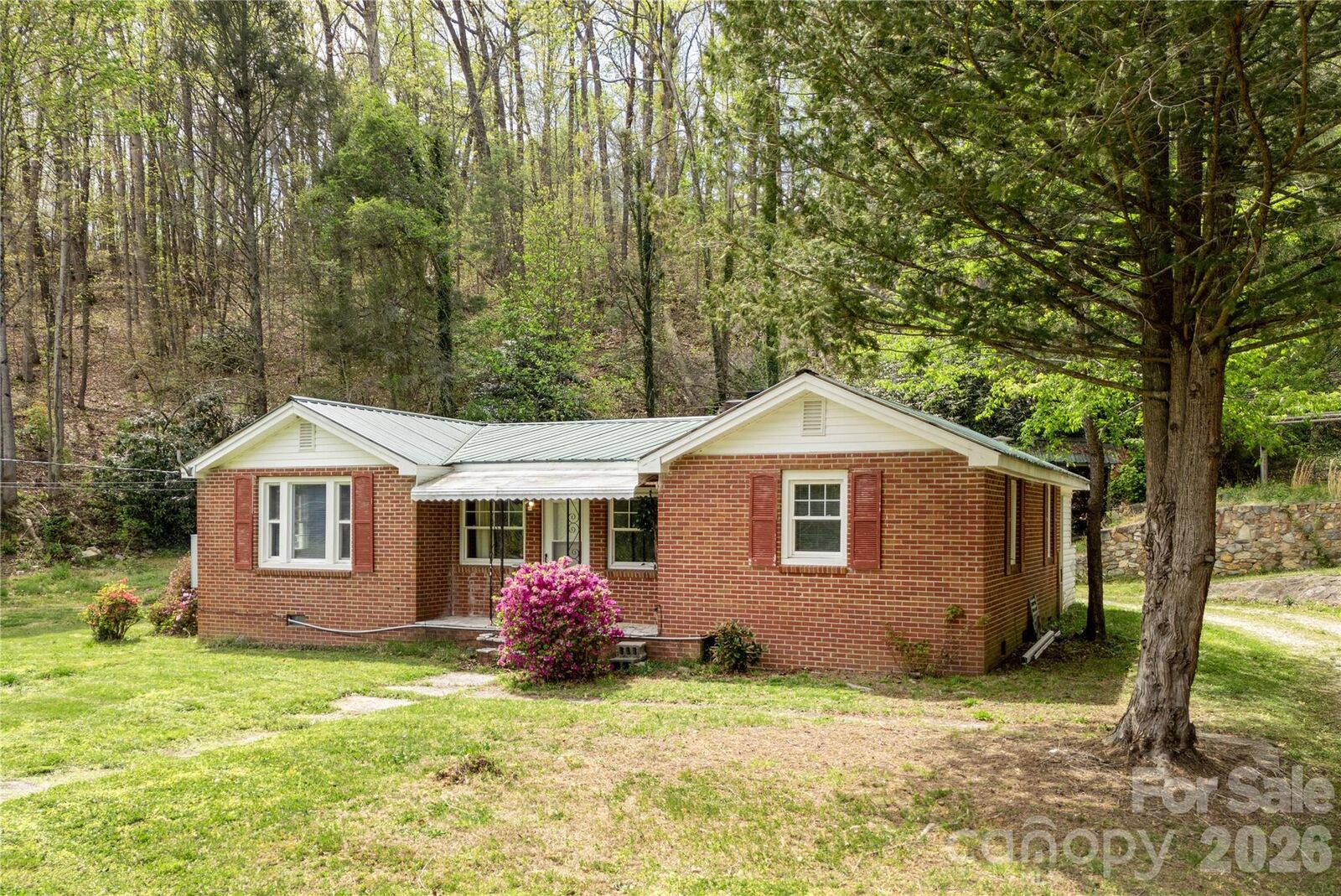 Property Photo:  603 Halsbury Avenue  NC 28791 