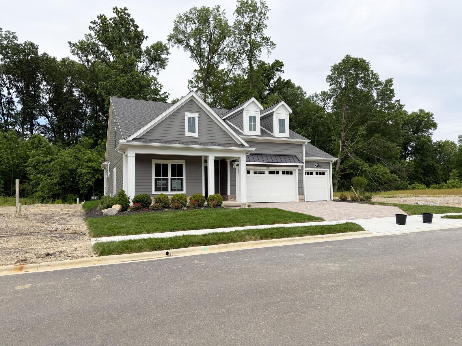 Property Photo: 1356 Woodland Run Way OH 43054