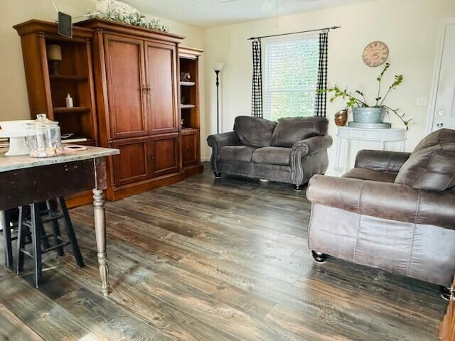 Property Photo: 1059 Sun Ridge Street OH 43130