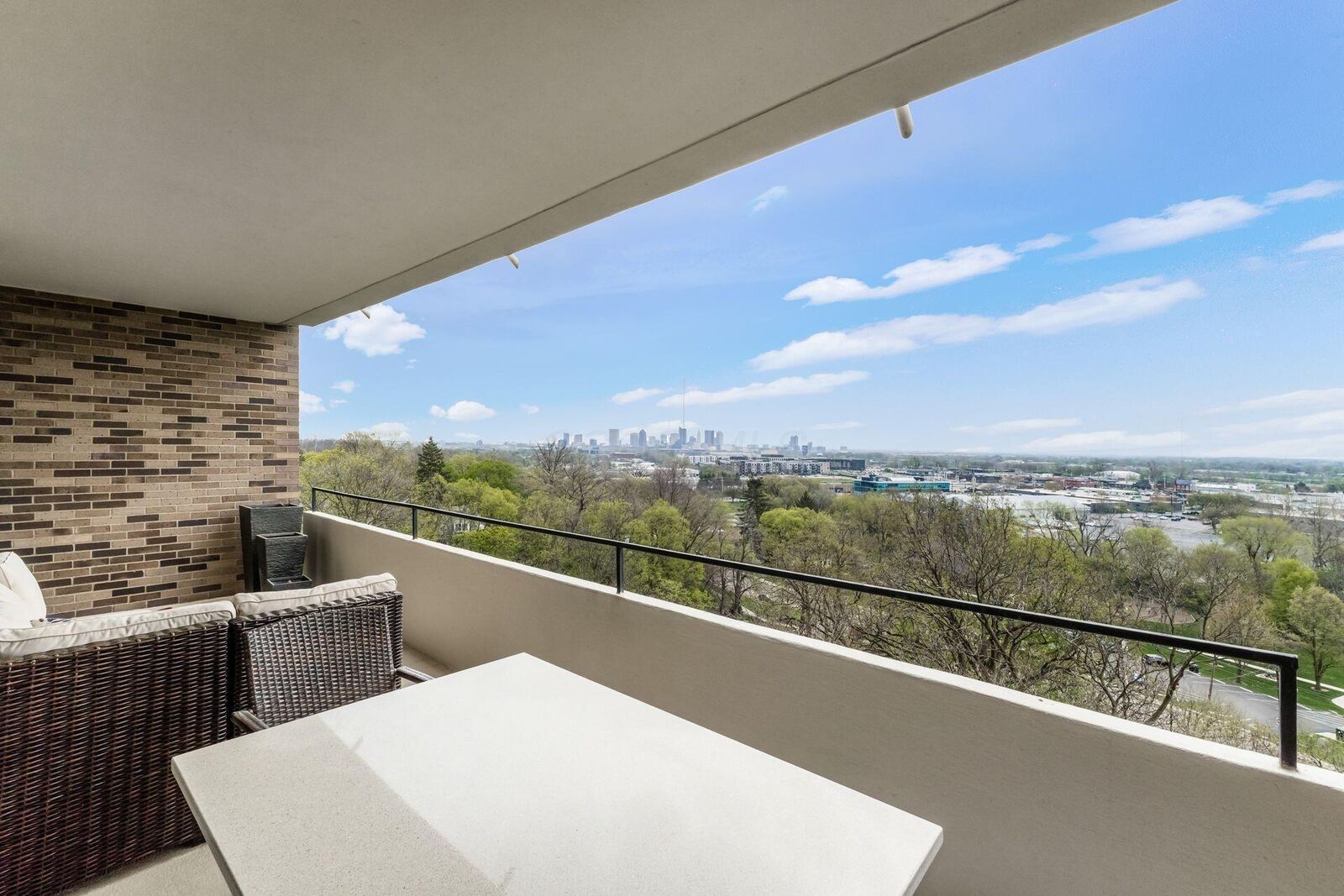 Property Photo:  1000 Urlin Avenue  OH 43212 