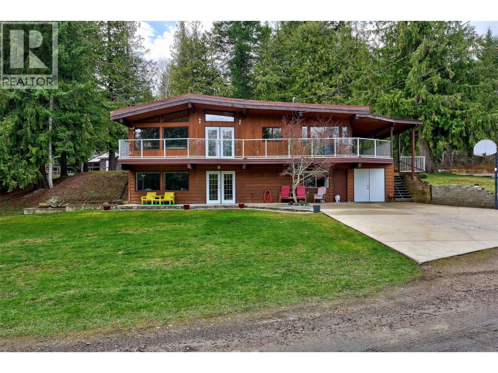 Property Photo: 906 Dilworth Road BC V0E 2W1