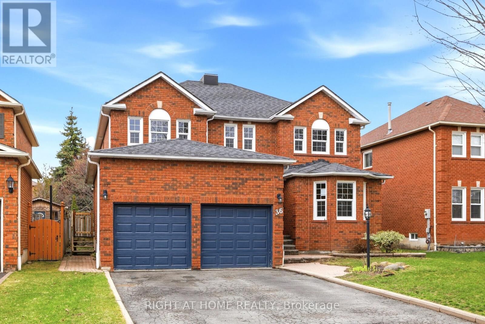 Property Photo: 36 Ravenview Drive ON L1R 1Y2