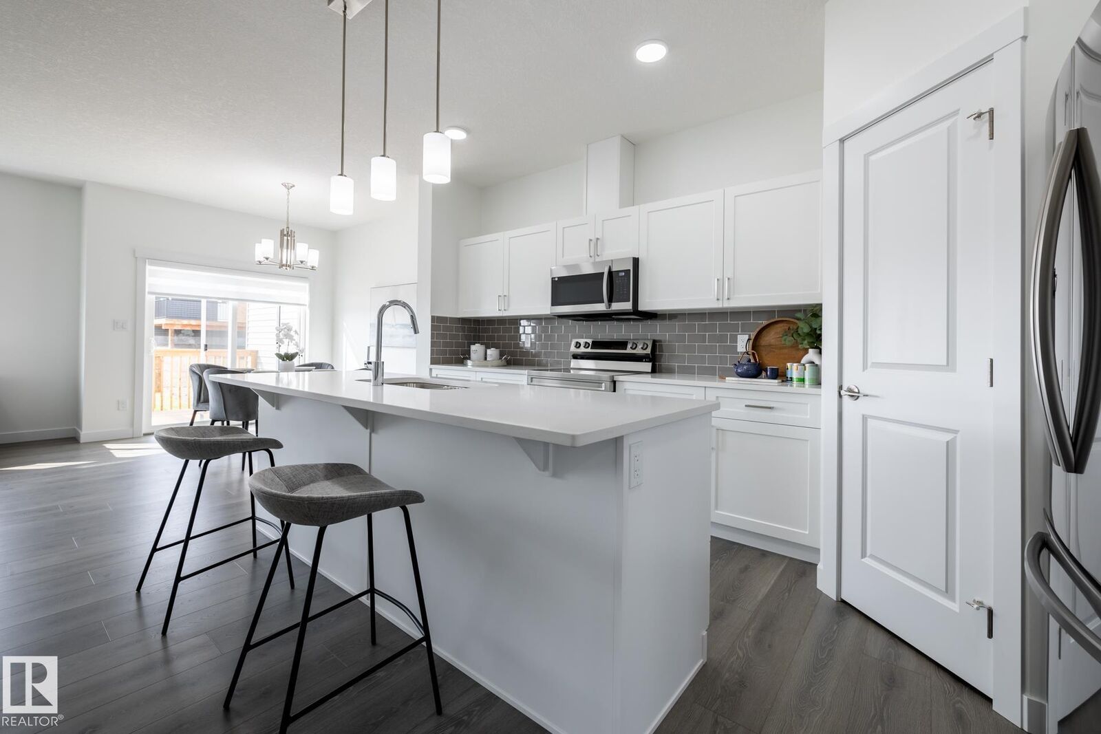 Property Photo: 140 Lemon Close AB T7X 0G8