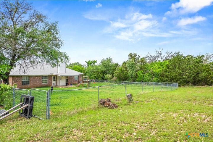 Property Photo: 287 County Road 3371 TX 76539