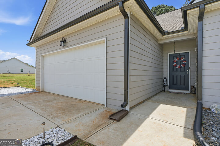 Property Photo: 1269 Covered Bridge Road GA 30016