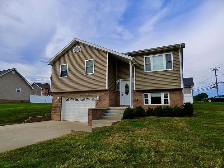 Property Photo:  1503 Birch Street  KY 41139 