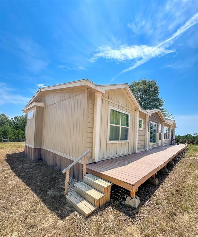 Property Photo:  301 County Road 1764   75563 