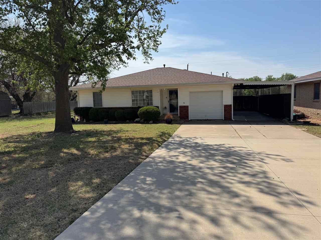 Property Photo:  314 E Cole Ave  OK 73541 