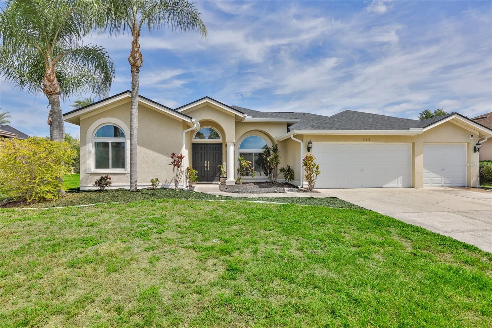 Property Photo:  13016 Prestwick Drive  FL 33579 