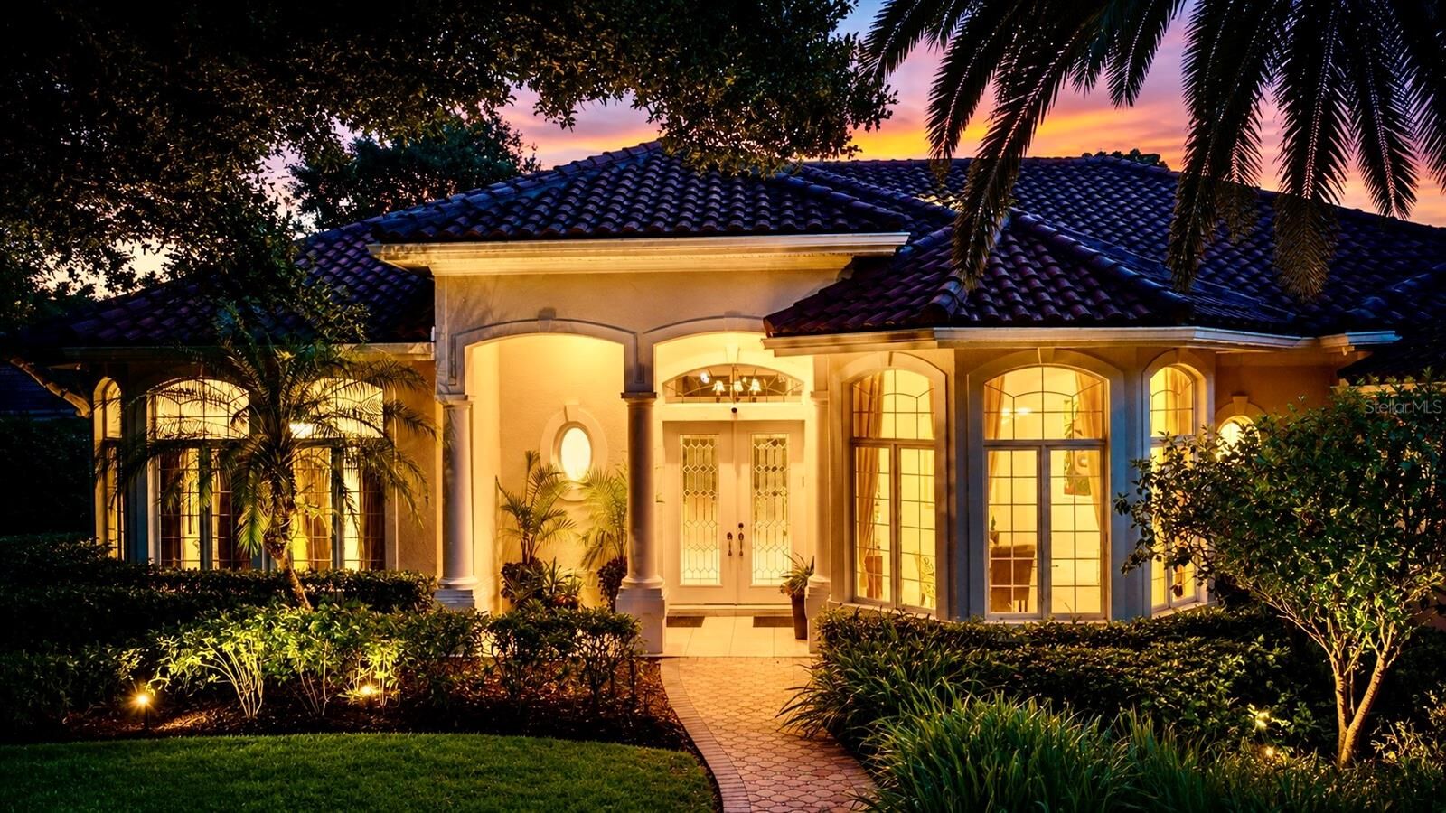Property Photo:  402 Macewen Drive  FL 34229 
