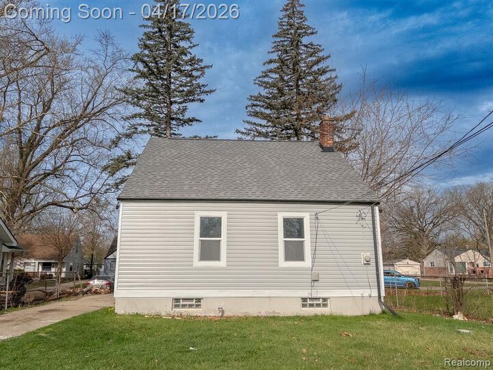 Property Photo:  20030 Salem Street  MI 48219 1043 