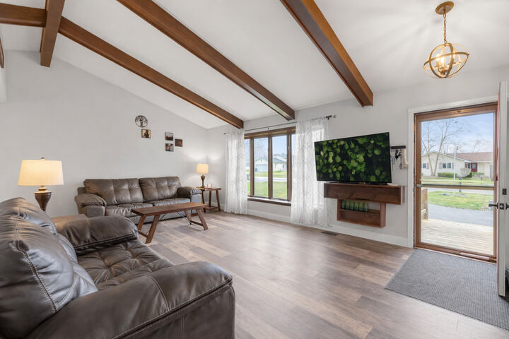 Property Photo:  543 Norman Drive  IL 60013 