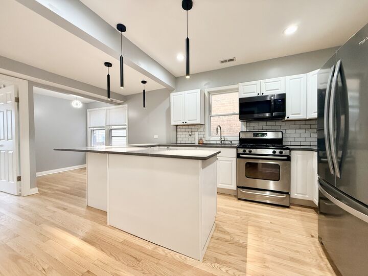 Property Photo:  5307 N Central Avenue 1  IL 60630 