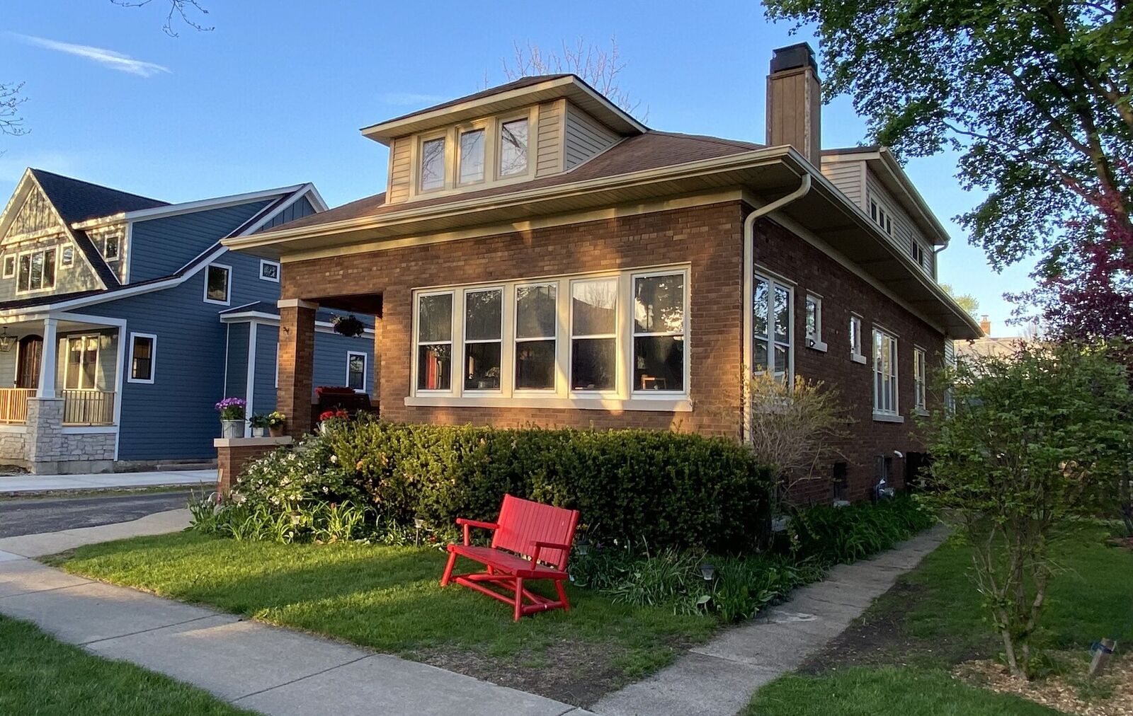Property Photo: 407 N Pine Avenue IL 60004