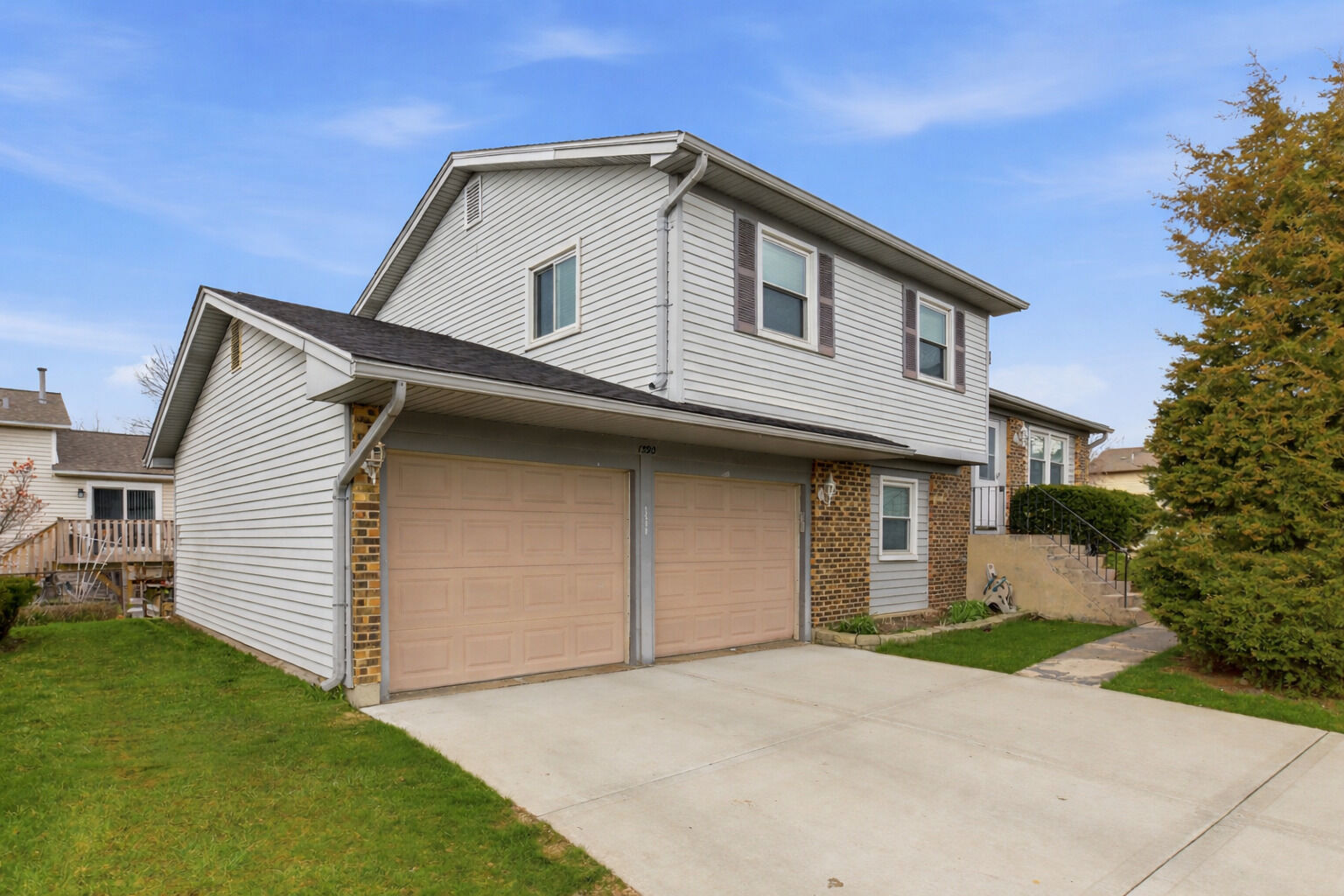 Property Photo:  1590 Bayside Court  IL 60192 
