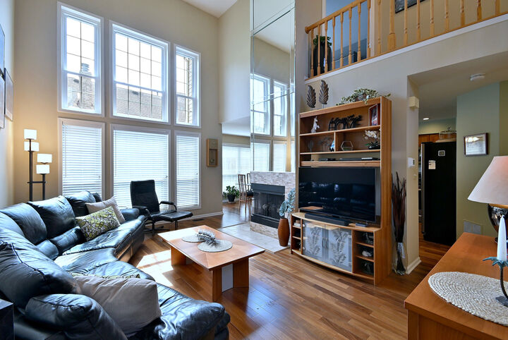 Property Photo:  185 Benton Lane 2  IL 60108 