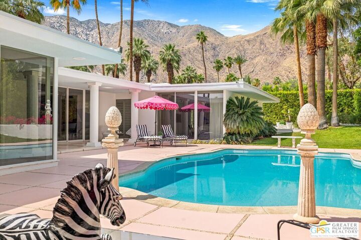 Property Photo:  466 Camino Sur  CA 92262 