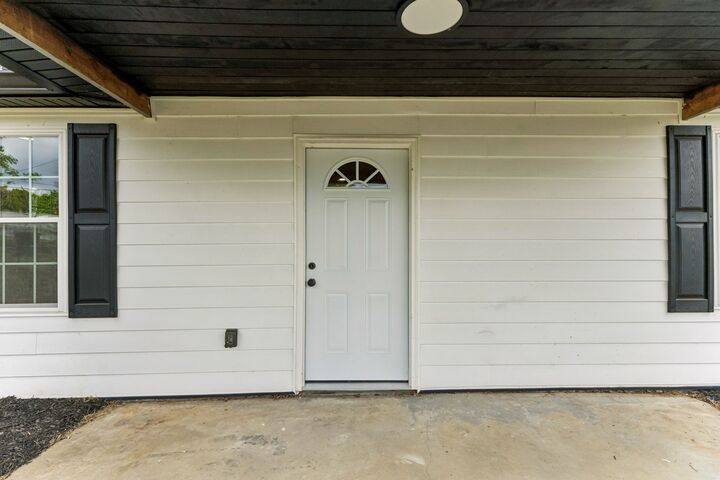 Property Photo: 330 W Washington St TN 38478