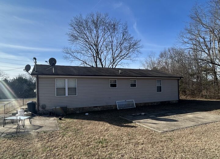 Property Photo:  1997 Logue Rd  TN 37122 