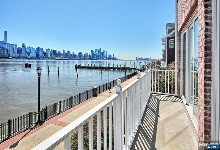 Property Photo:  470 Buffalo Court  NJ 07093 