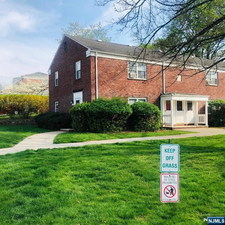 Property Photo:  451 Heath Place 2  NJ 07601 