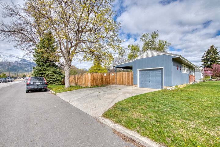 Property Photo: 711 S 4th Street MT 59840