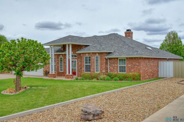 Property Photo:  2213 Raintree Boulevard  NM 88101 