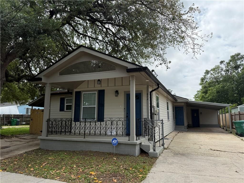Property Photo:  626 Terrace Street  LA 70121 