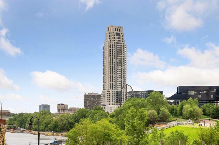Property Photo: 1111 W River Parkway 15E MN 55415