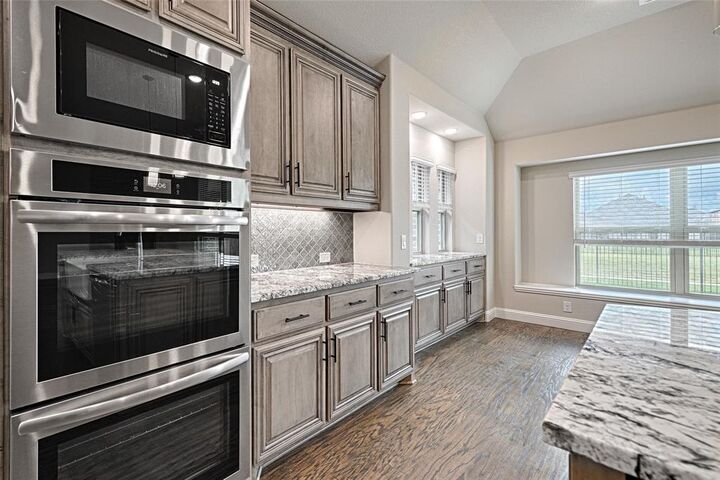 Property Photo: 521 Livia Street TX 76028