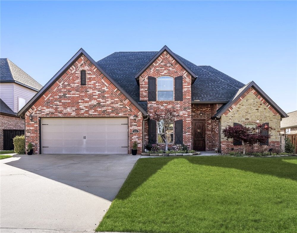 Property Photo: 1111 NE Saint Ives Road AR 72712