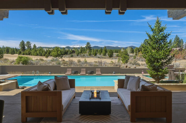Property Photo:  19100 Macalpine Loop  OR 97702 
