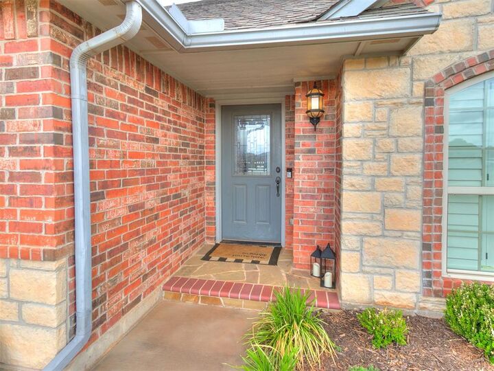 Property Photo: 16212 Juliet Drive OK 73013