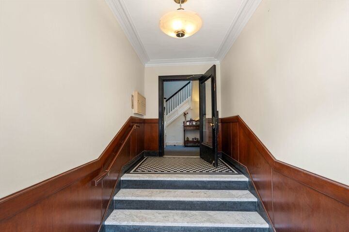 Property Photo:  325 Tappan St 6  MA 02445 