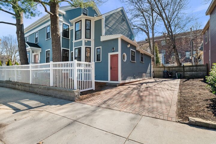 Property Photo:  23 Boardman St 23  MA 02139 
