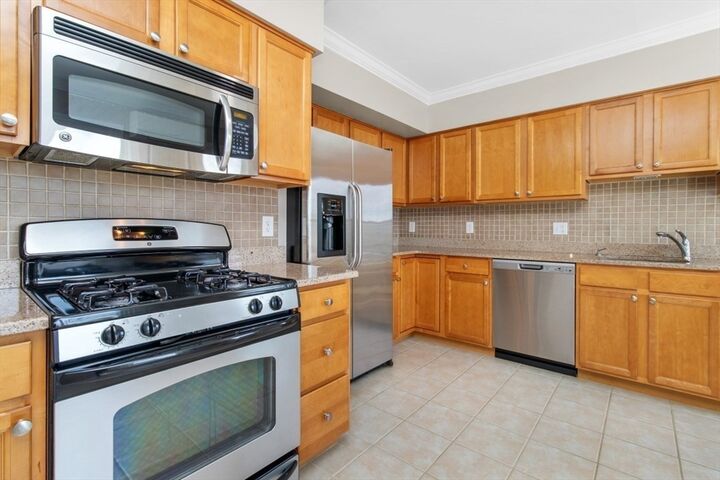 Property Photo: 103 Cushing St 4 MA 02453