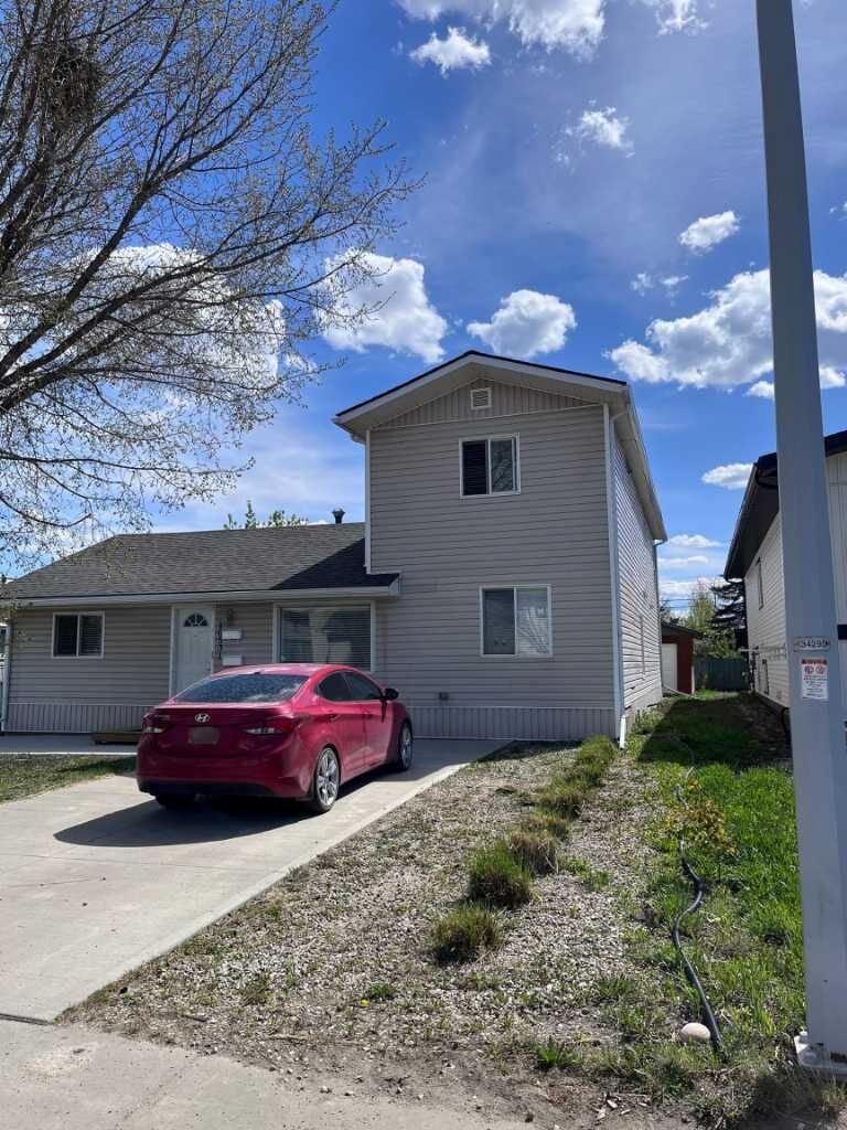 Property Photo: 10531 104 Avenue AB T8V 1G2