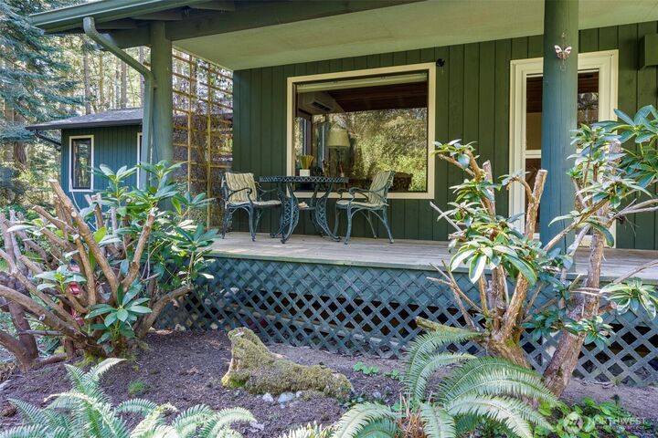 Property Photo:  108  Towhee Lane  WA 98261 