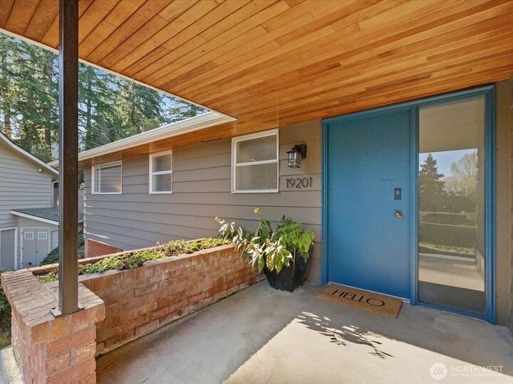 Property Photo:  19201  51st Avenue NE  WA 98155 