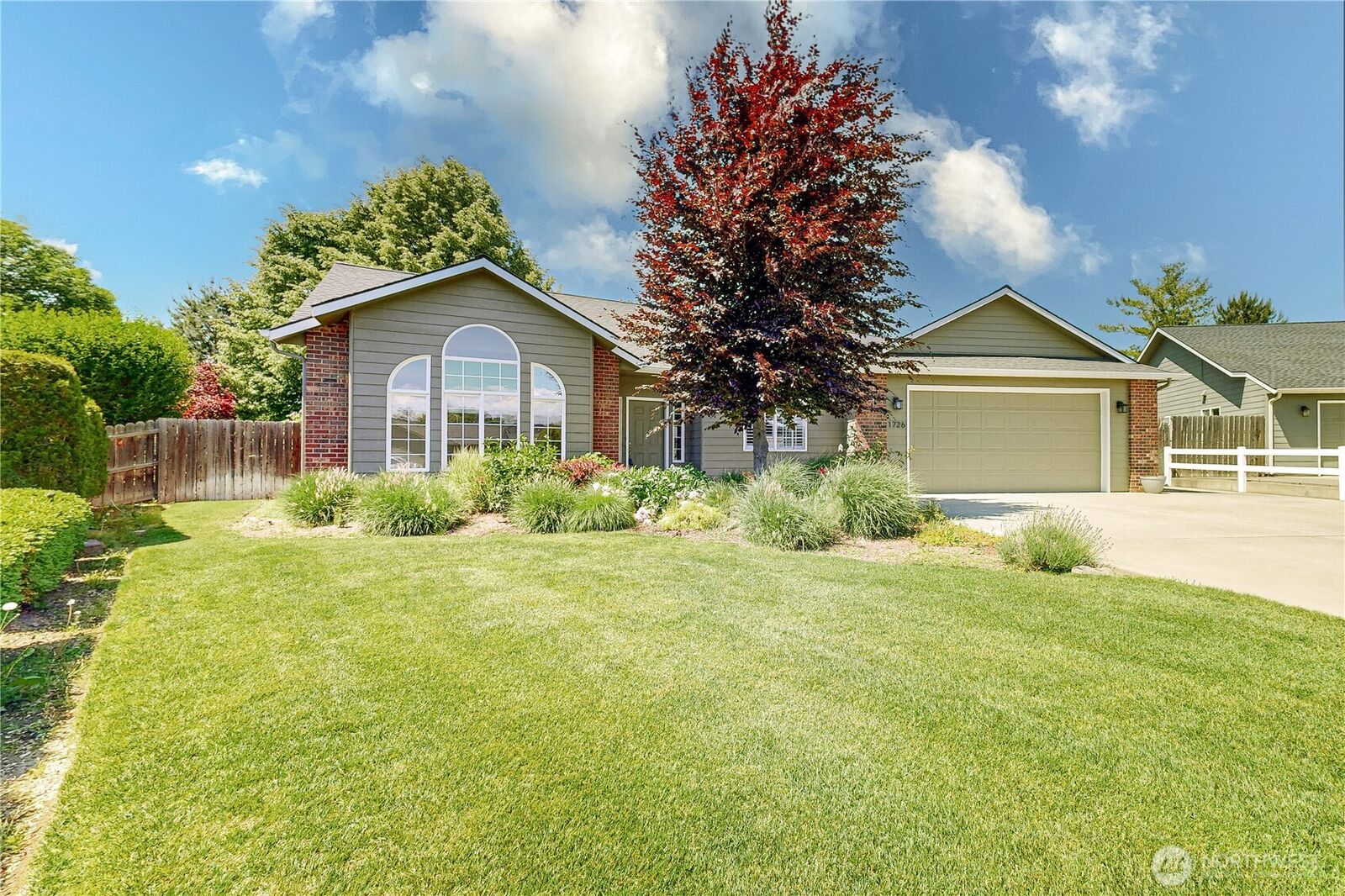 Property Photo:  1726 SE Grassland Court  WA 99324 