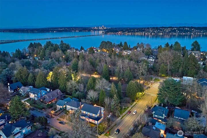 Property Photo:  2736  34th Avenue S  WA 98144 