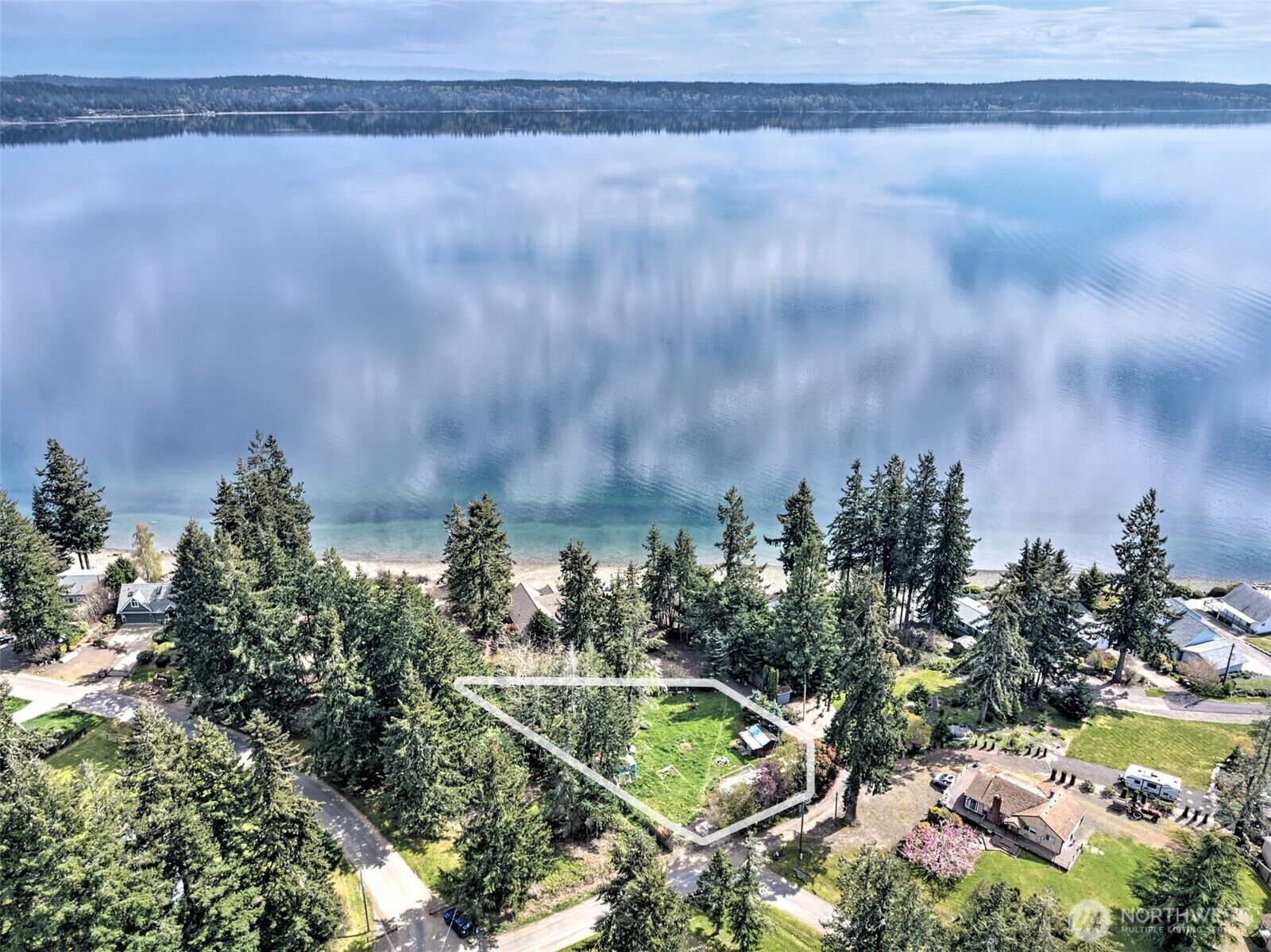 Property Photo:  721 E Stretch Island Road S  WA 98546 